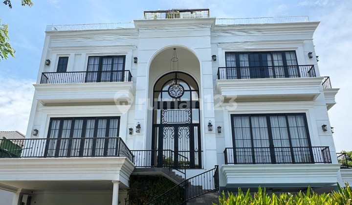 Luxury House with Lake View in Pik Golf Island