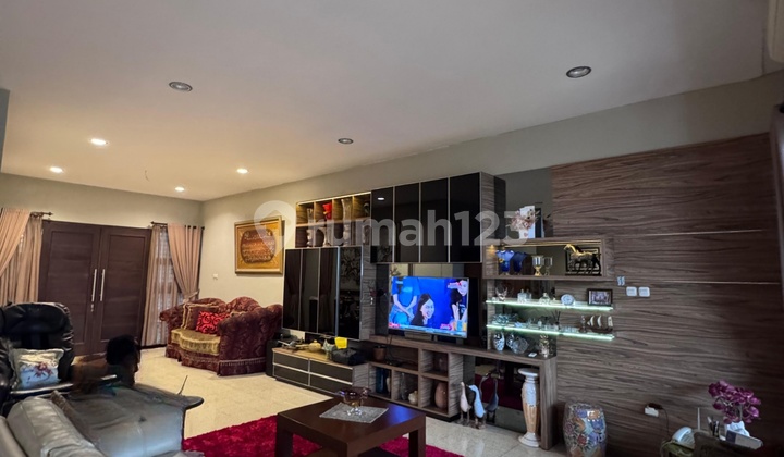 Jual Rumah Mewah Bonus Cafe, Bintaro Jakarta Selatan 