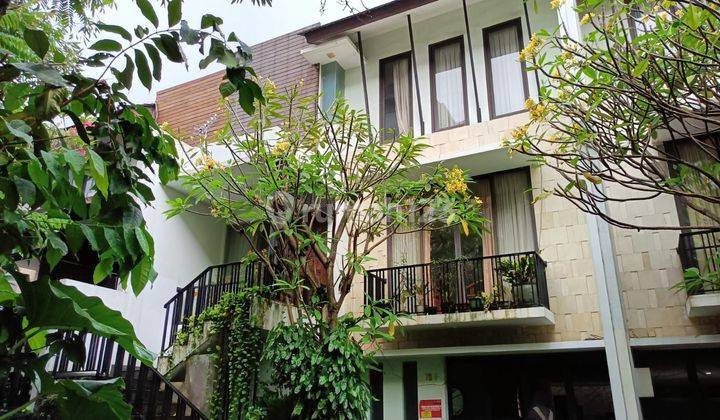 Rumah Cantik Dijual cepat di Kemang Hills Residen 1