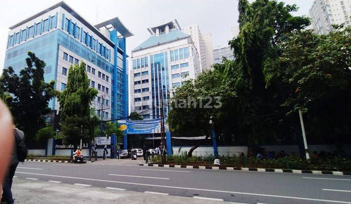 Gedung kantor/ Universitas Dijual cepat Di jakarta pusat 1