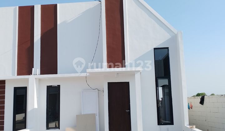 House near UPN, 2 Floors, Freehold Title