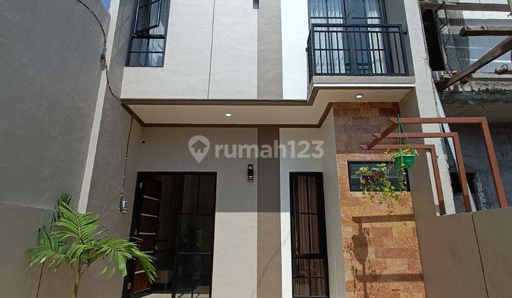 Rumah 2 Lantai Shm Ready Unit Row Jalan 2 Mobil  1