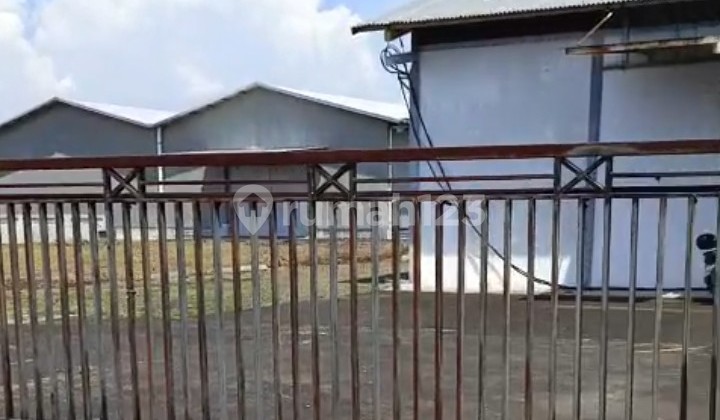 Pabrik dengan Tanah Luas Dijual Murah Lokasi Benjeng