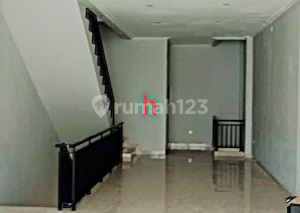 4-story shop house in Golf Island