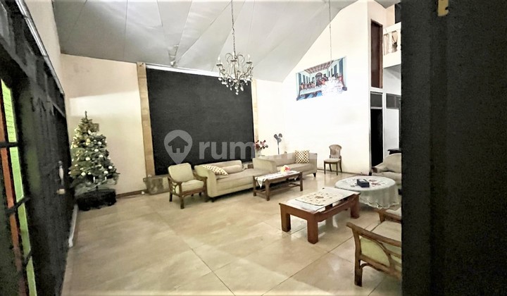 Dijual rumah di Jalan Blue Safir Kemayoran 1