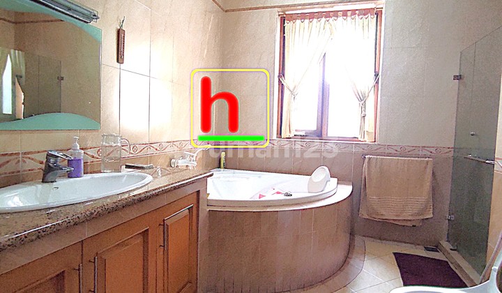 Rumah Besar,  semi Furnished Muara Karang, dekat pik, Pluit 2