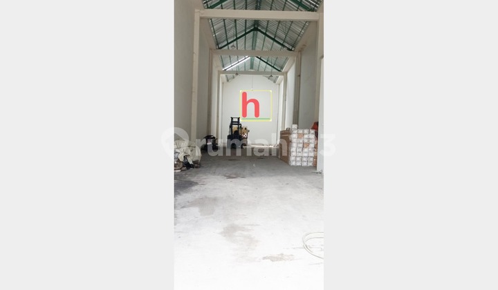 Warehouse in North Bandengan, strategic location.