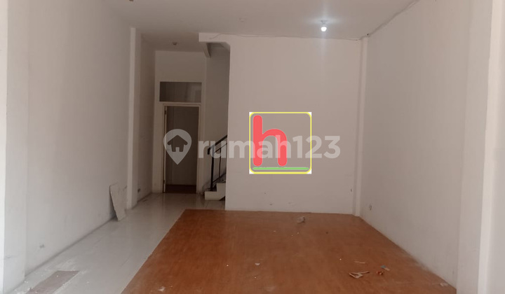 Ruko Complex Toho Pantai Indah Kapuk, Facing Main Road