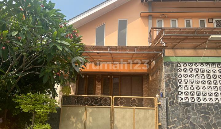 Rumah luas di Harapan Indah bekasi Cluster Adenium