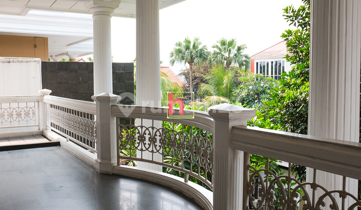 Rumah Bagus Ada Swimming Pool di Jl Kair Ragunan