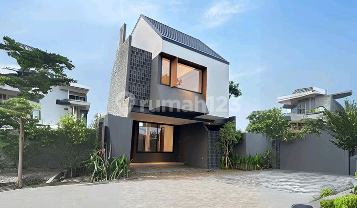 House For Sale Hunni Ciputat. Lokasi Strategis 2