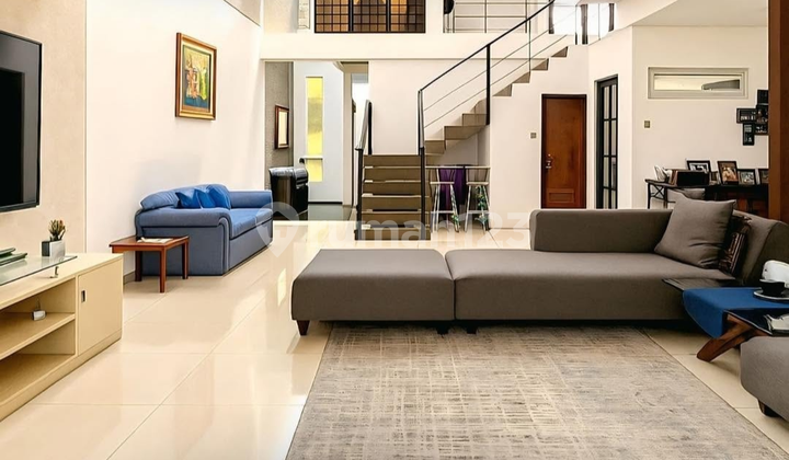 Strategic Location, Large Front Road, 2-Story Building.