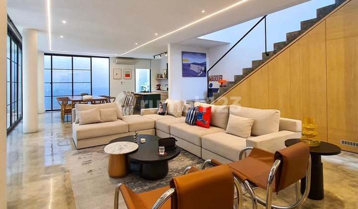 Bintaro - [for Sale]: Area Jaksel, Rumah Cantik Modern Dengan Rooftop, Terawat Dan Siap Huni. 2