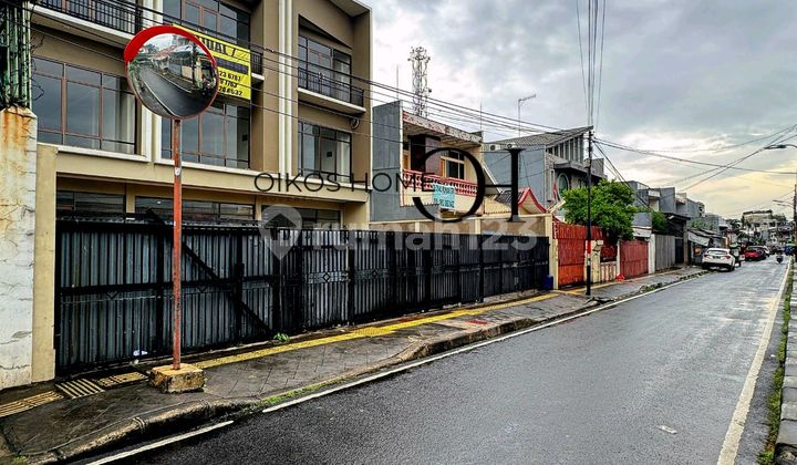 Attached Shophouse Suitable for Office or Business 2