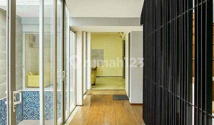 Lokasi Strategis Pinggir Jalan Raya, Cocok untuk Kantor atau Tempat Usaha Lokasi Strategis Pinggir Jalan Raya, Cocok untuk Kantor atau Tempat Usaha