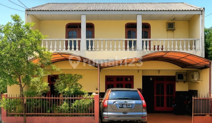 Rumah 2 Lantai dan Ada Kost-An, Dekat Senopati, Cocok untuk Investasi.