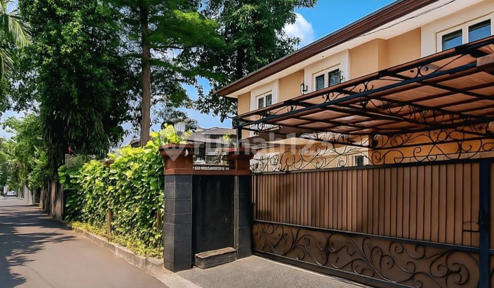 Newly Renovated House, 2-Story Building, Semi-Furnished.