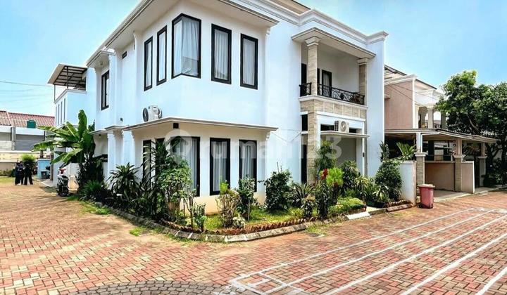 Rumah Terawat Dan Siap Huni, Dalam Townhouse, Fully Furnished. Rumah Terawat Dan Siap Huni, Dalam Townhouse, Fully Furnished.