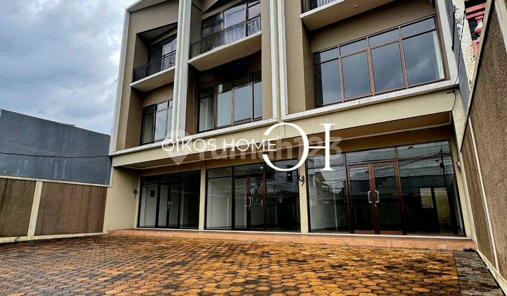 Ruko Gandeng Cocok untuk Kantor atau Usaha