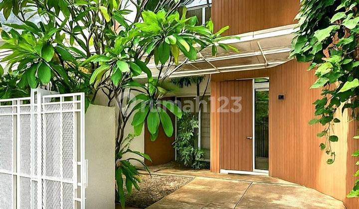 In the Complex, Quiet Area, 3-Story Building Well-Maintained and Move-In Ready.