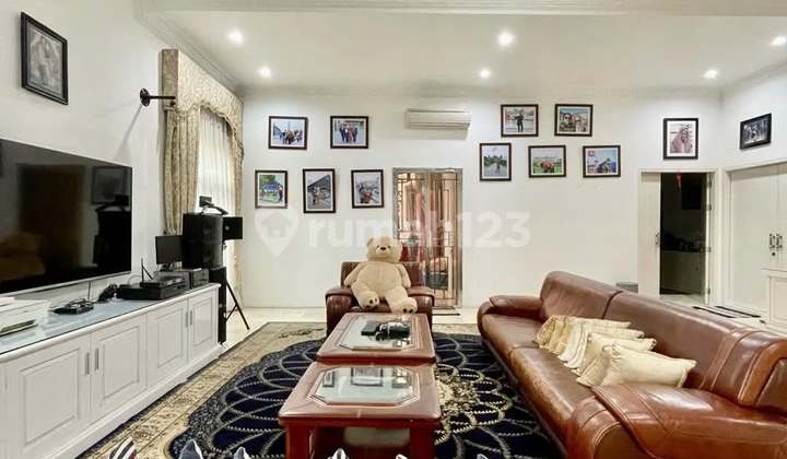 Rumah Mewah Sangat Terawat Dan Siap Huni, Lokasi Strategis Dekat Pejaten Village 2