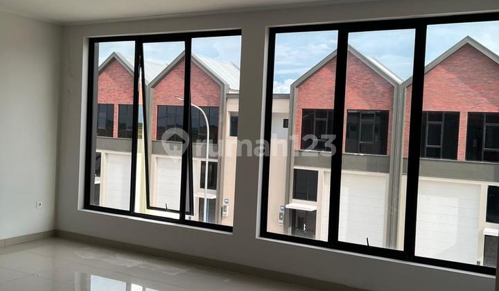 Versatile Warehouse in Bizzpark PIK 2