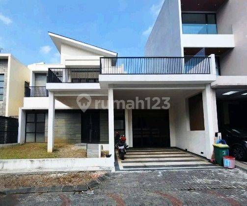 Rumah Cantik Minimalis Modern Ijen Nirwana Kota Malang 1