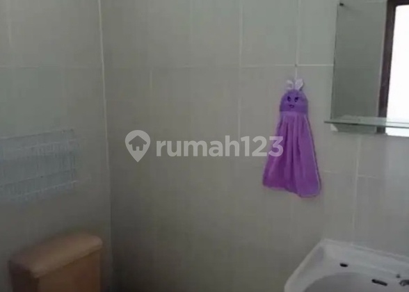 Hunian minimalis modern dekat UPN 4