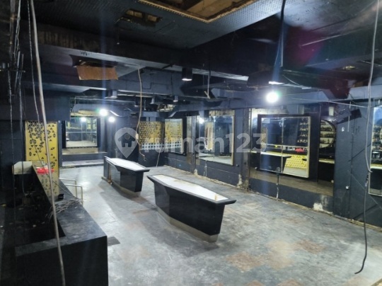 Strategic Building for Sale in Kemang, South Jakarta Strategic Building for Sale in Kemang, South Jakarta