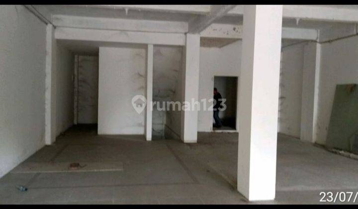 Ruko di Jalan Melawai Raya 2