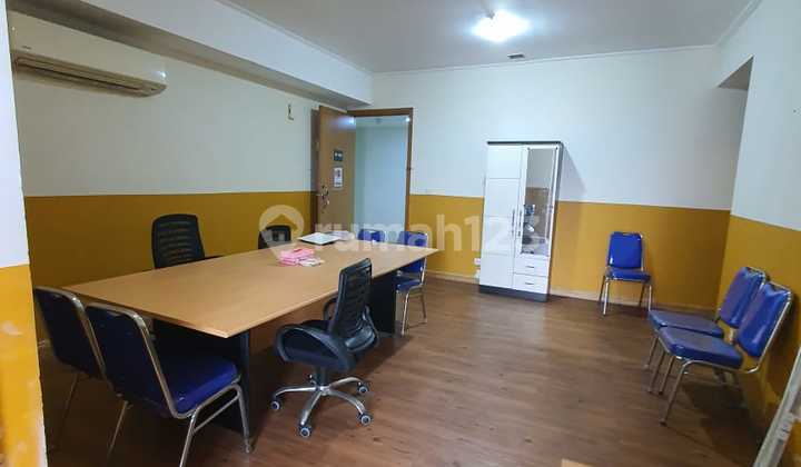 Disewa 3 Unit Office Semi Furnish di The Mansion