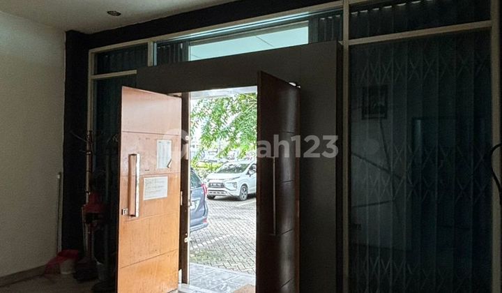 For Rent: Mitra Sunter Hoek Shop House 2