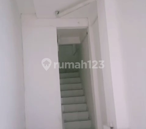 For Rent Neat House on Pademangan Street, North Jakarta 2
