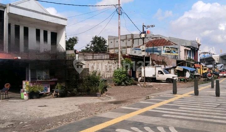 For Rent: Shop House in Cakung, East Jakarta, Front Road Location