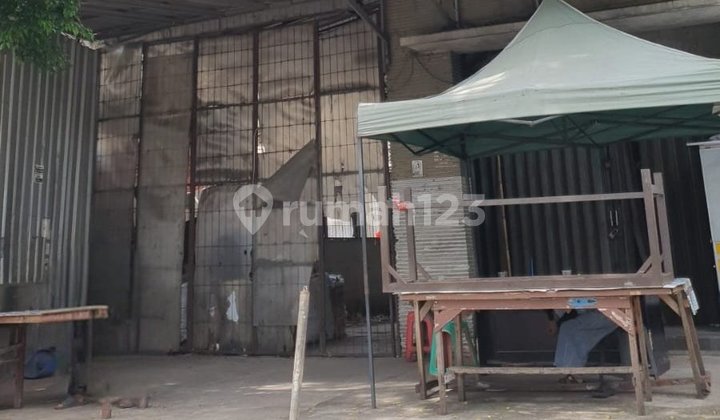 Disewa Ruko Hoek di Lapangan Roos, Tebet 1