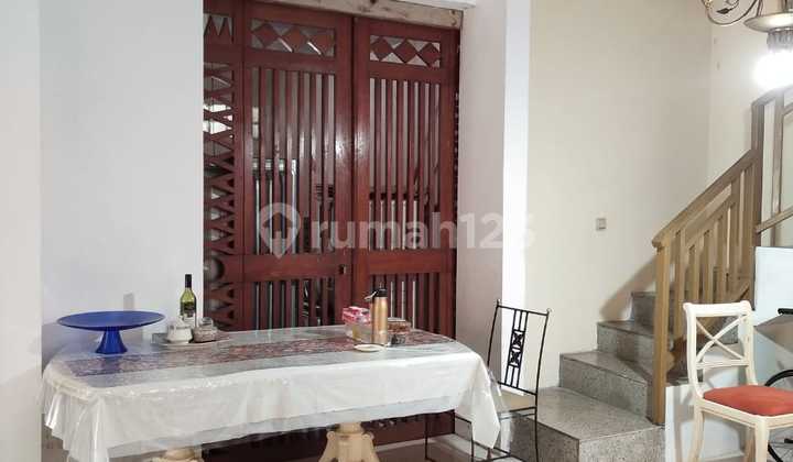 Hot Sale Dijual Cepat Rumah Terawat 2 Lt Area Bintaro 2