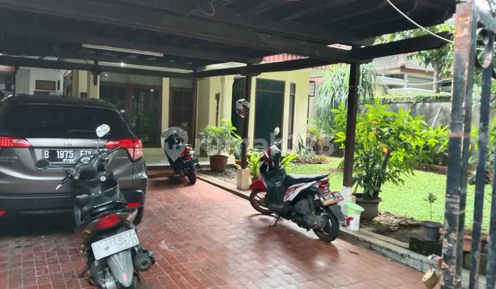 Dijual Cepat Rumah Dengan Halaman Depan Dan Belakang Area Bintaro Dijual Cepat Rumah Dengan Halaman Depan Dan Belakang Area Bintaro