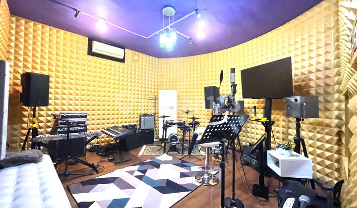 For Quick Sale Good House With Swimming Pool in Bintaro Sector 9 Area.