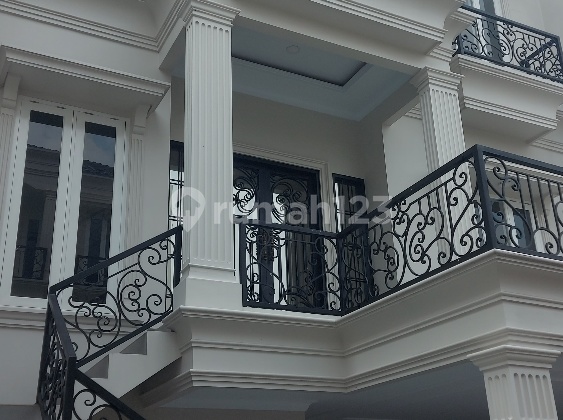 Strategic New House in Jagakarsa, South Jakarta