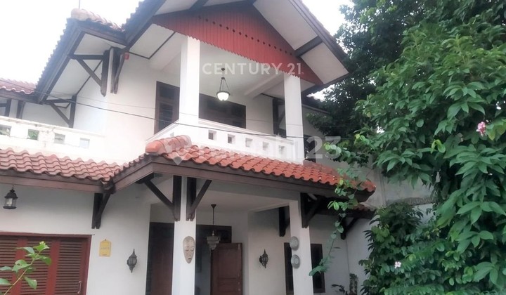 Beautiful House For Sale In Kebon Jeruk, West Jakarta