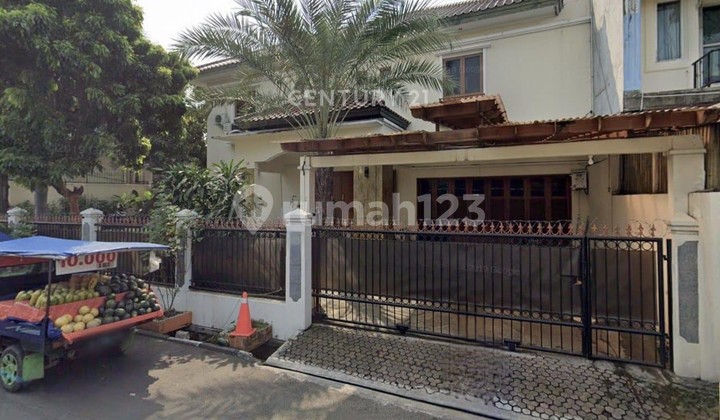House with a Large Land in Cipete, South Jakarta Va16865