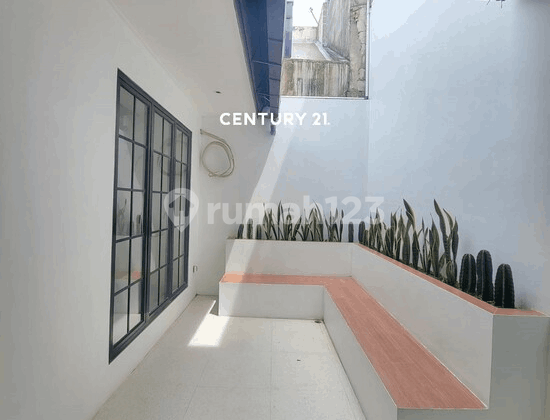 For Sale: Nice Strategic House Emerald Bintaro Sector 9 2