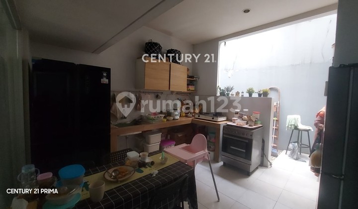 For Sale: Beautiful Hook House at an Attractive Price in Bintaro Jaya Sector 9. For Sale: Beautiful Hook House at an Attractive Price in Bintaro Jaya Sector 9.