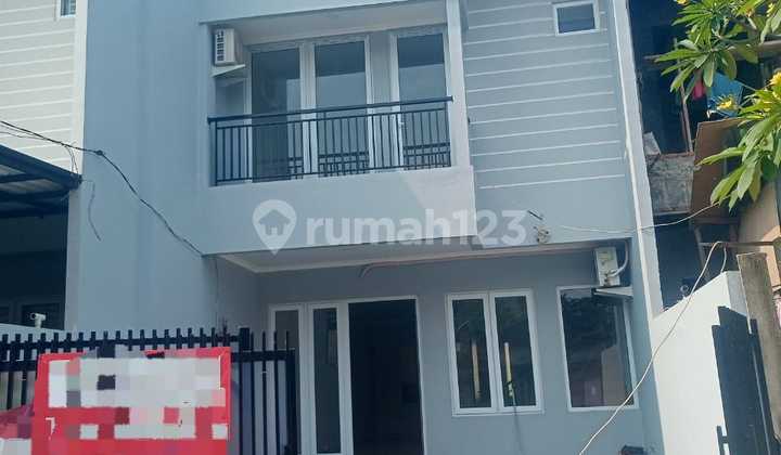 For Sale House in Lebak Bulus Near MRT South Jakarta