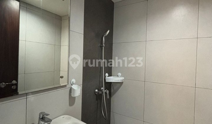 Furnished Studio Apartment Eastern Green LRT City Ready to Occupy