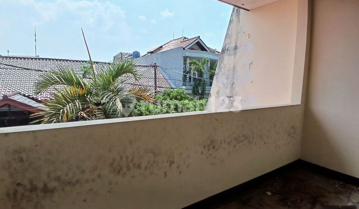 2-story house Billymoon Pondok Kelapa with multiple access points 2