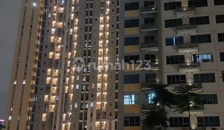Apartment Springlake View 2 BR Hoek Tower Fresia Furnished Bagus 2