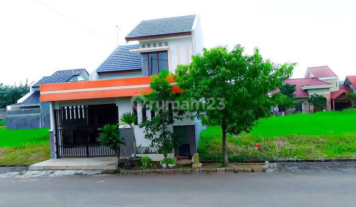 Rumah Bagus Terawat Siap Huni, Kemang Pratama 2 1