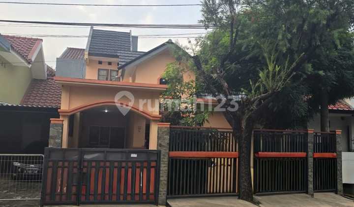 Well-Maintained House in Kemang Pratama 3, Flood-Free, Strategic Location