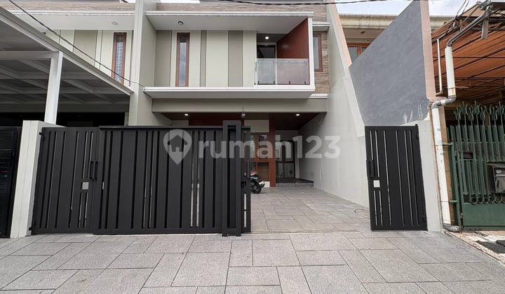 Rumah Dalam Komplek Elite Cempaka Putih Bangunan Baru Modern